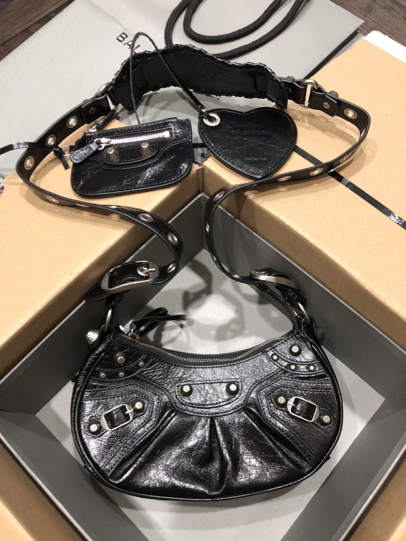 Ba1en*iaga le cagole bags